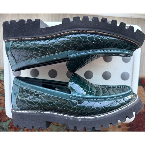Donald J Pliner Emerald green Women’s Croc embossed Leather Comfy Loafers Size 8 - Picture 2 of 13